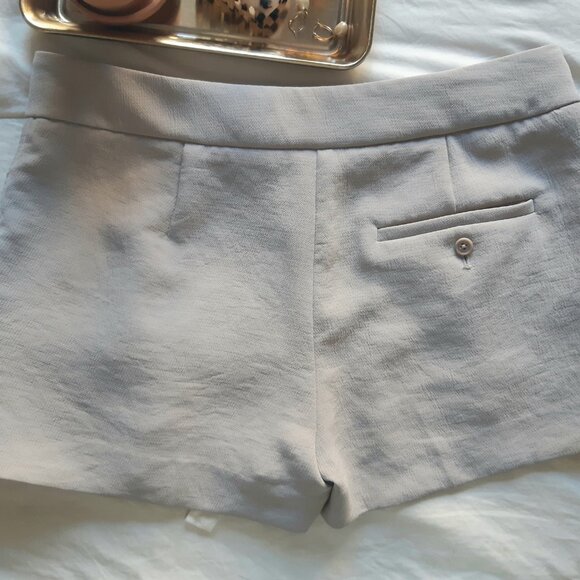 Wilfred Exergue Pleated Tie-Front Crepe Shorts - Picture 6 of 7